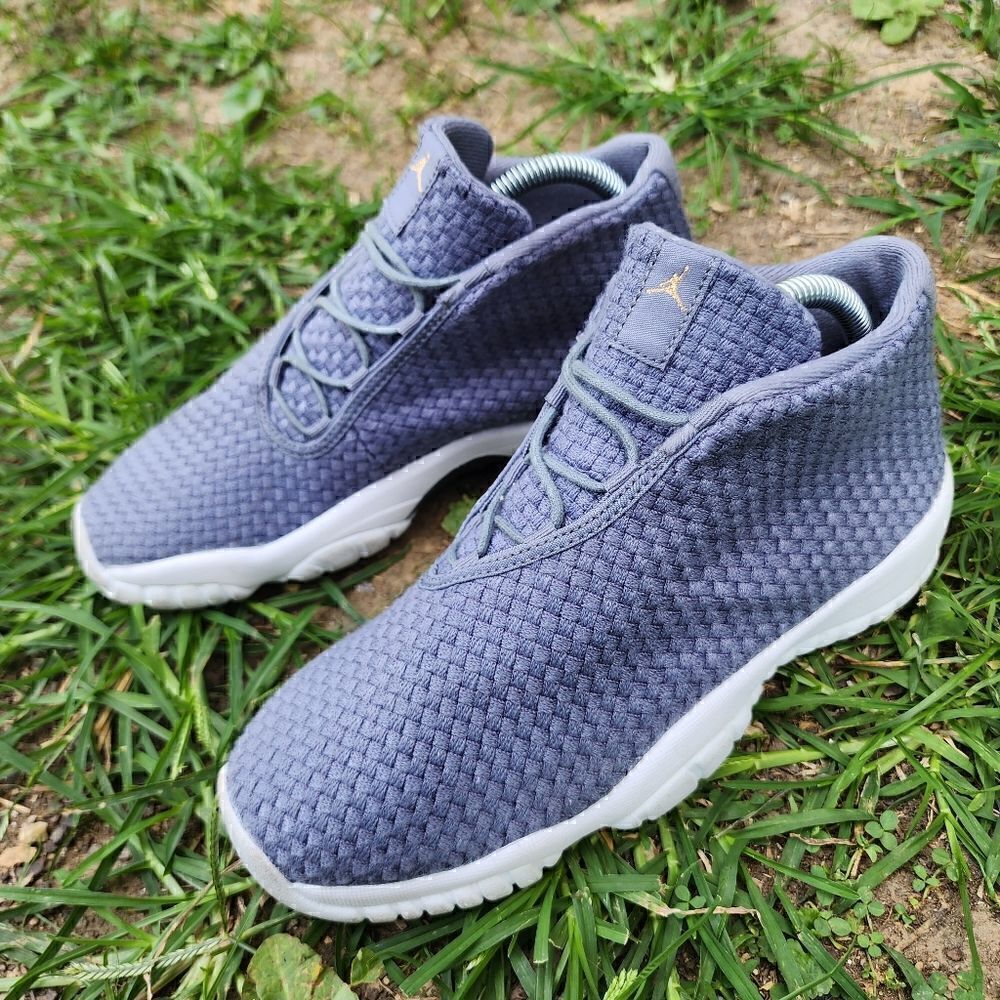 AIR JORDAN - KIDS SHOES - SIZE 6.5Y